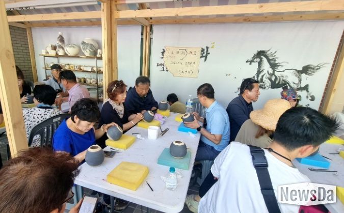 오학동 주민자치회, 제35회 여주도자기축제 초청 교류행사 열어