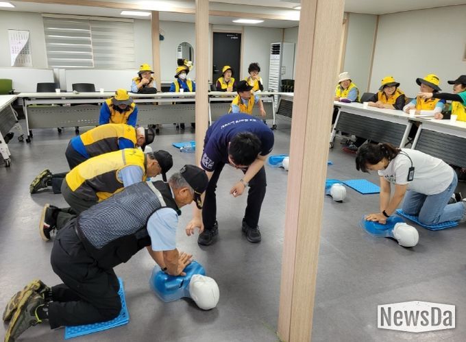 파주시 운정3동 실버경찰대, 응급상황 대처 능력 향상 위한 교육 실시