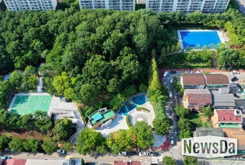 새 단장을 마친 동천체육공원 전경