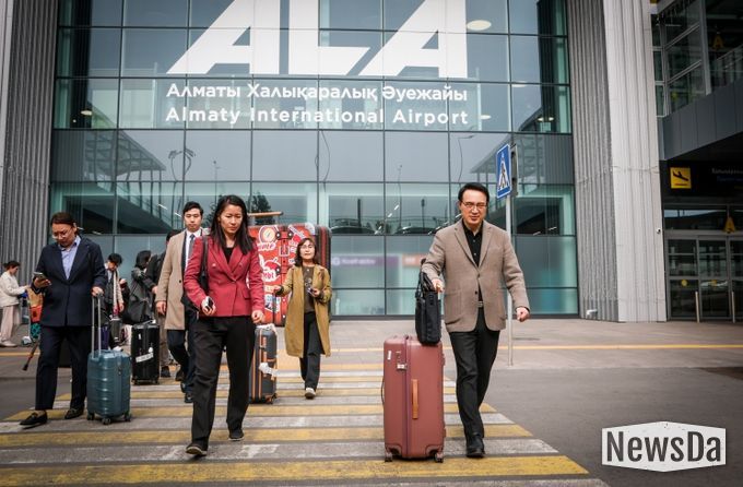 카자흐스탄 알마티 공항 도착