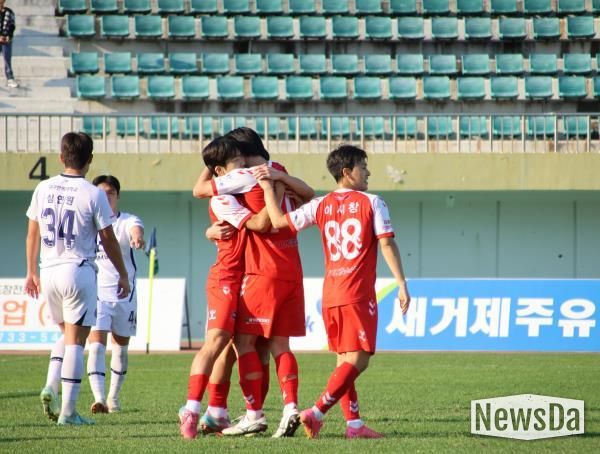 거제시민축구단, 홈에서 대구FC B 에 3-1 승리!