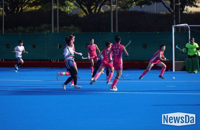 KT sports 직장운동경기부 하키팀(분홍색 선수복) 2025 전국체전 동메달(사진 제공 대한하키협회)/2025년도 직장운동경기부 운영 지원 공모 선정 70,000천 원 국비 지원