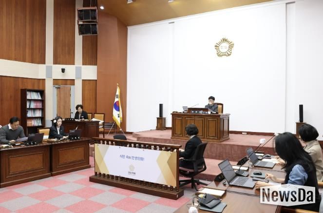 군포시의회는 10월 28일 폐회 중 의회운영위원회를 개최, 제284회 임시회 의사일정을 확정했다.