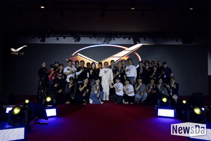 앤디박 의장과 주최인 그랜디엔터테인먼트외 전 스텝진 사진촬영