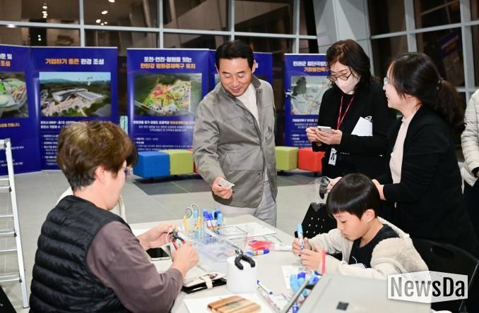 포천시 어린이들, 무대에서 반짝이다...‘2025년 포천시지역아동센터 연합발표회’ 성황리 개최