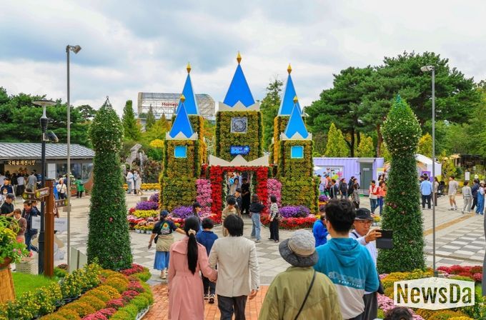 ‘2025년 제16회 유성국화축제’