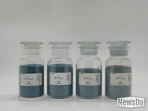 시판되는 동록 안료(가일전통안료 제공)