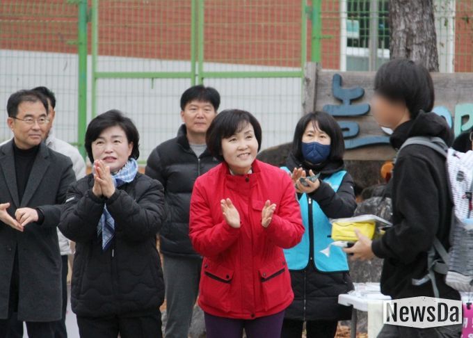 연천군의회, 수능 수험생 격려…“그동안의 노력, 값진 결실로 이어지길”