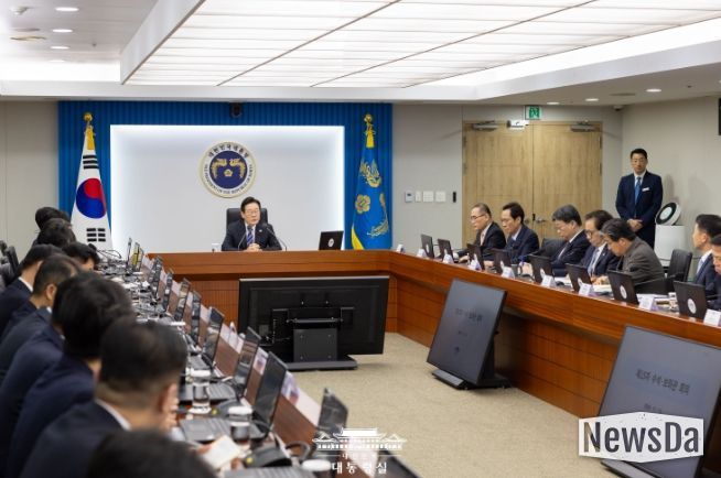 제15회 대통령 주재 수석·보좌관 회의