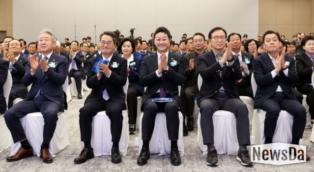 김진경 의장, NH농협은행 경기본부 신사옥 준공식 참석...경기도 금융과 농업 발전의 구심점 역할 당부