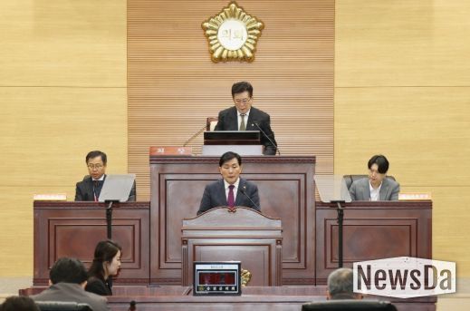 옹진군, 2026년도 예산안 제출…“섬을 넘어 바다의 가능성으로 도약”