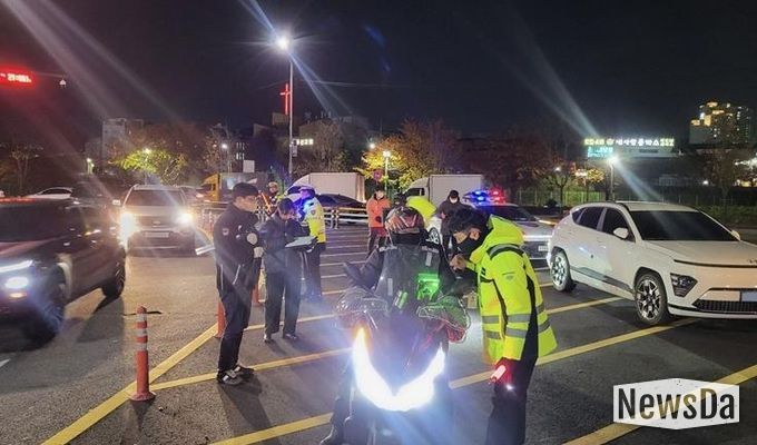 파주시, 이륜차 소음·불법 개조 야간 합동단속 실시