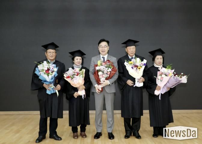 하동군, 제32기 노인대학·제9기 노인대학원 수료식 성황리 개최