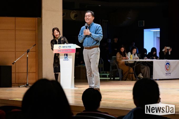 이재준 수원시장이 인사말을 하고 있다.