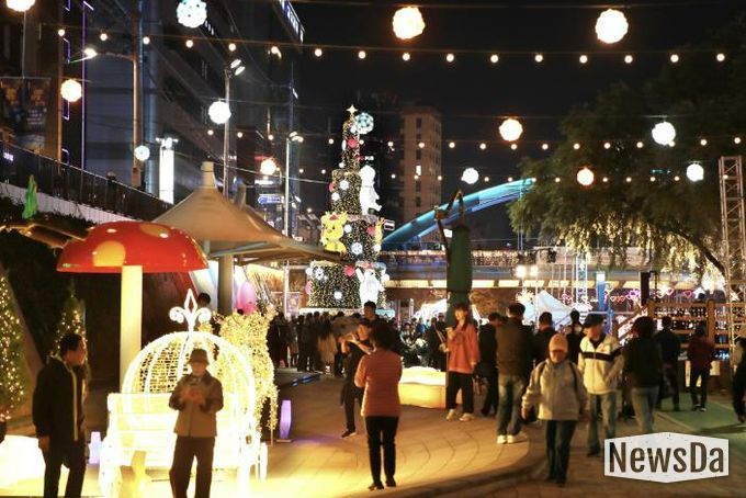 지난해 2024 관악별빛산책이 개최된 별빛내린천 전경