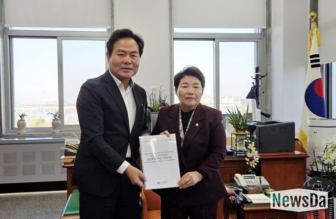 김학홍 행정부지사가 임이자 국회 기획재정위원장 방문해 도 주요사업 설명 및 국비건의