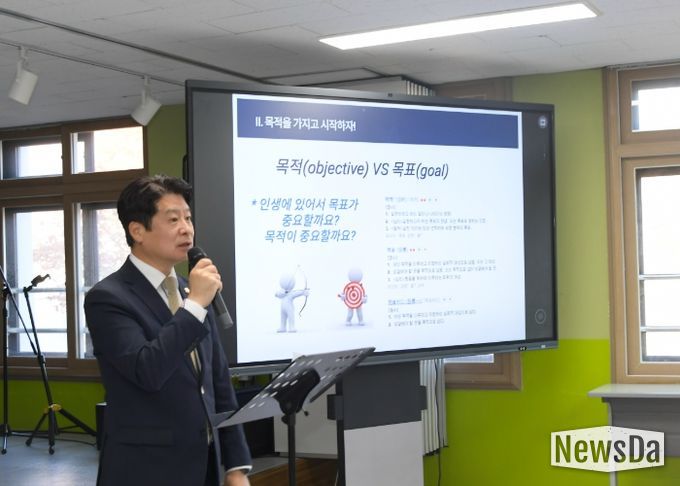 동두천시의회 황주룡 부의장, 신흥고 3학년 대상 셀프리더십 특강 진행