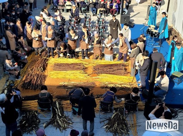 ‘한지골’ 전주 흑석골에서 주민 참여 닥무지 재현