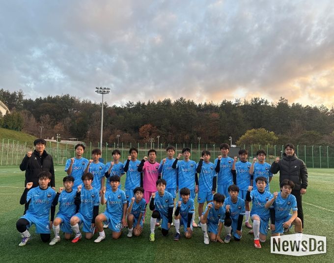여수시 중등부 유소년 축구단인 여수해양FC U-15가 지난달 28일부터 30까지 해남군 일원에서 열린 ‘해남 땅끝배 축구대회’에서 의미 있는 첫 승리를 거뒀다.