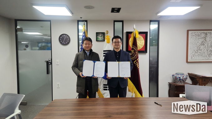 (왼쪽) 팍스글로벌 대표 다니엘 서 (오른쪽) 서정호대표