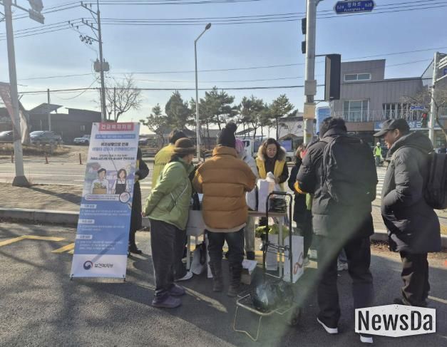 연천군, 겨울철 복지위기가구 발굴 및 고독사 예방을 위한 홍보 캠페인 실시