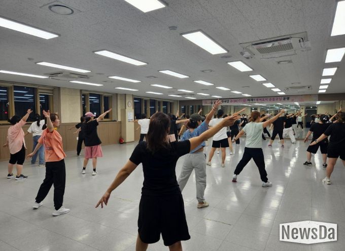 이천시 마장건강생활지원센터, 올해 ‘한바탕 흥(興)건(健)하게’에어로빅 운동교실 성료