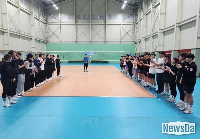 양산시청 여자배구단 재능기부(지난해)