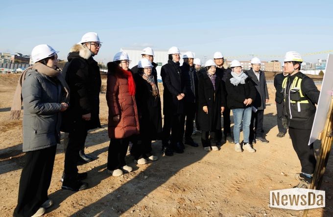 부천시의회 도시교통위원회, 오정군부대 도시개발 현장 방문