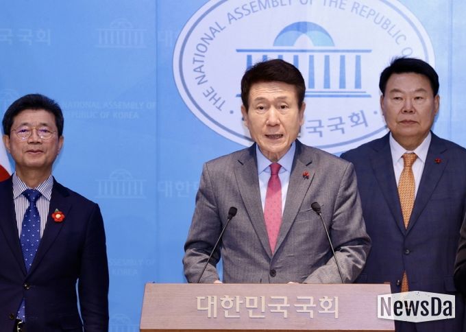 한국 철강산업 근간 흔들리는 위기 상황에 범정부 차원 공동 대응 호소