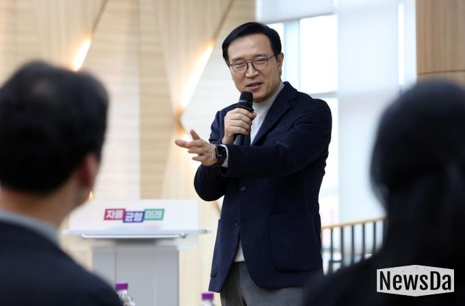 자율인증형 교과용 도서 발행제도 연구 발표회