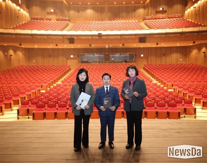 문복위 위원 현장점검 기념 사진