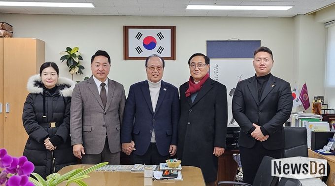 성남시의회 국민의힘협의회, 수정구 노인회지회·성남시 소상공인연합회 방문