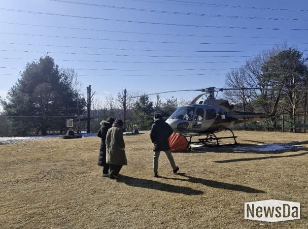 수원시가 6월 14일까지 운영하는 산불 대응 헬기.