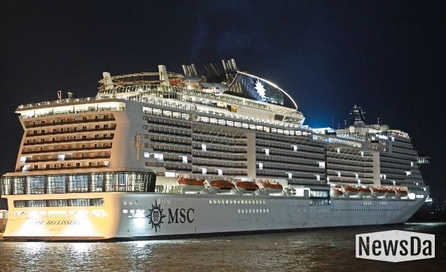 인천항 크루즈터미널에 입항한 MSC Cruise사의 MSC 벨리시마(Bellissima)호 / 사진제공 = 인천항만공사