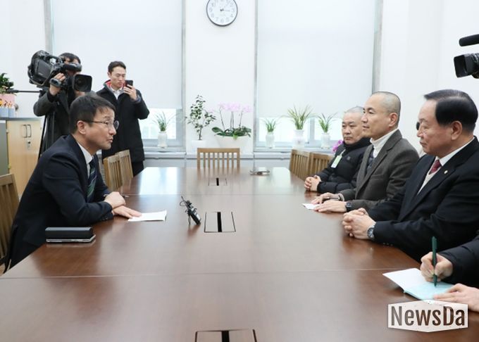 김진태 지사, 한병도 원내대표 면담…강원특별법 개정안 통과 촉구