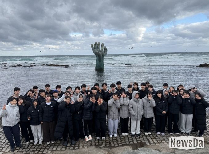 포항의 명소인 호미곶을 방문한 사격 국가대표 후보선수단.