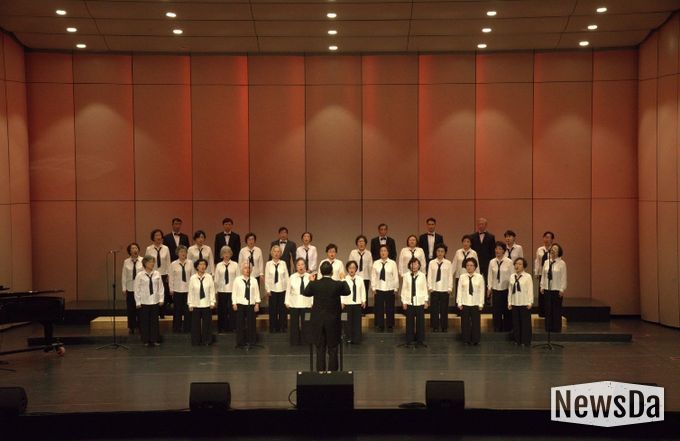 골든에이지 합창단 공연 장면