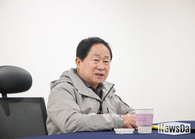 업체관계자와 미팅 중인 주광덕 시장