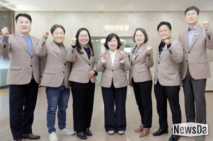 수원시 새빛민원실 베테랑 공무원들