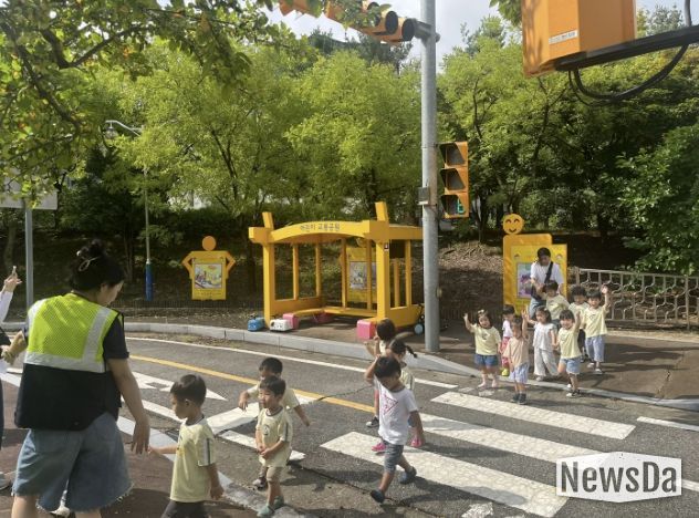 과천시, 어린이 교통안전교실 운영…체험 중심 안전교육