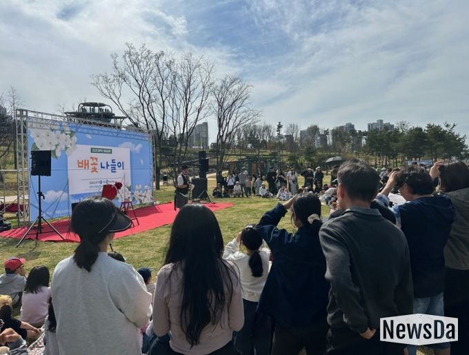 평택시, 함박산중앙공원 배꽃 나들이 성황리 개최